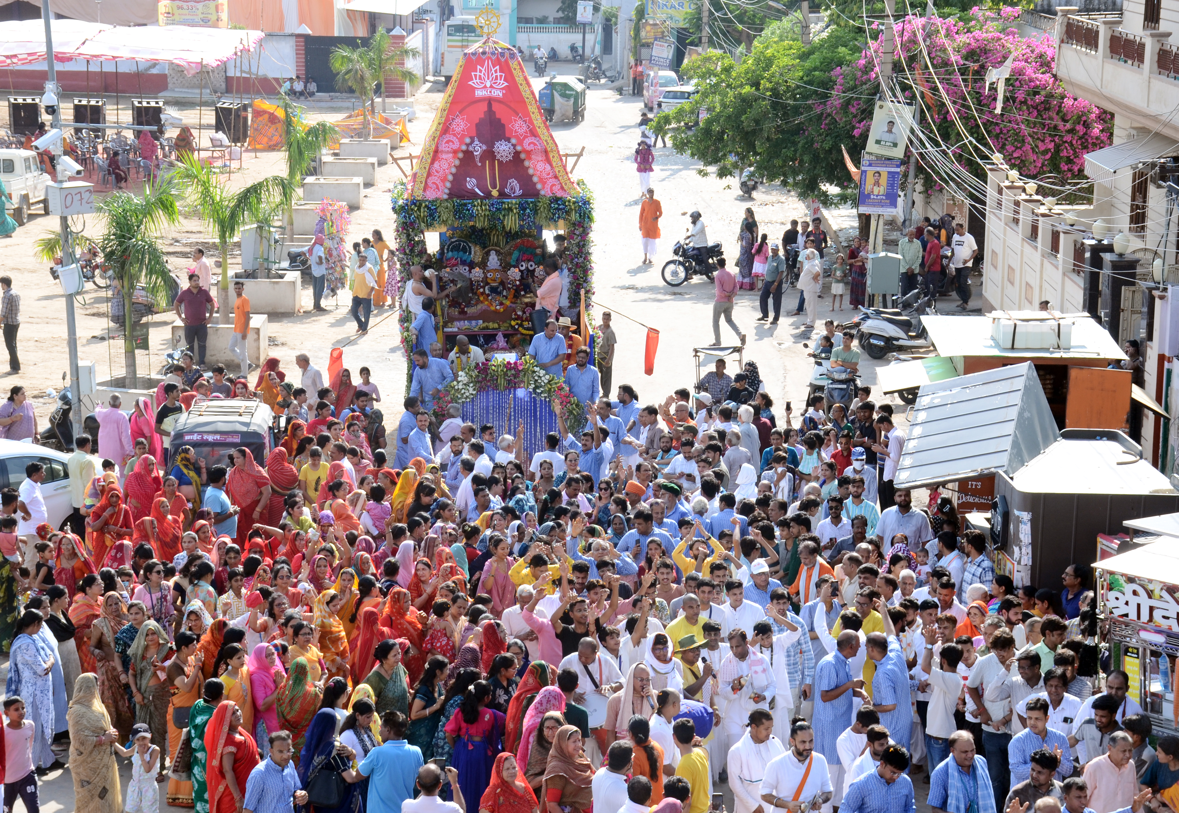 सीकर में निकली भगवान जगन्नाथ की भव्य शोभायात्रा।