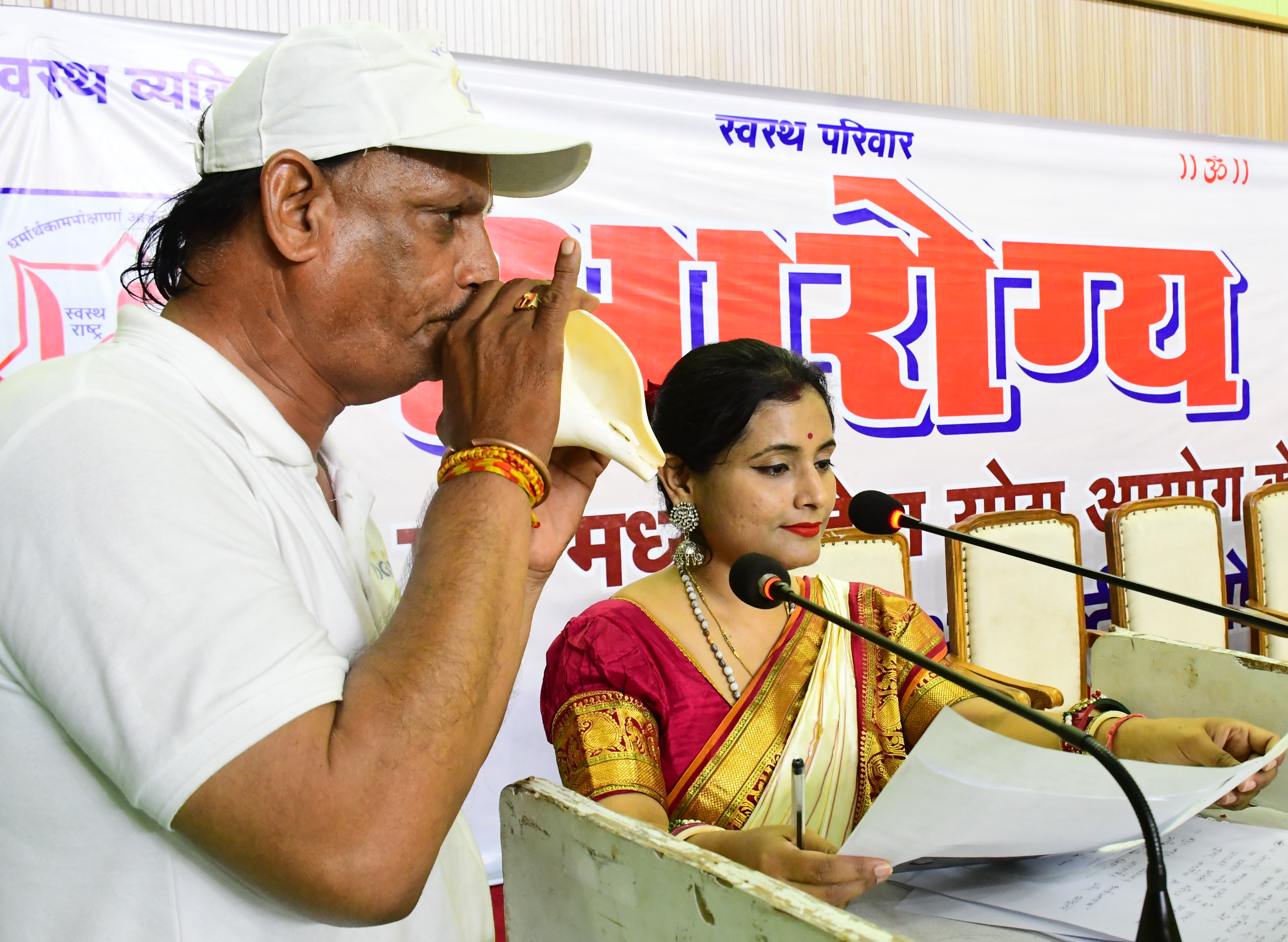 भोपाल.आरोग्य भारती की ओर से योग दिवस योगाभ्यास का शंखनाद 2000 से अधिक
विद्यार्थी, शिक्षक के साथ स्पोर्ट्स खिलाड़ी भी शामिल हुए फोटो देखें