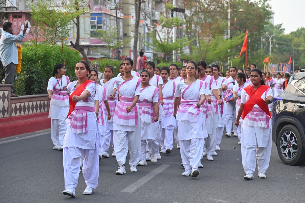 Path Sanclan: मिले कदम से कदम, मधुर स्वर लहरियों पर गूंजे जयकारेसेविकाओं ने दिया
अनुशासन और शौर्य का परिचय