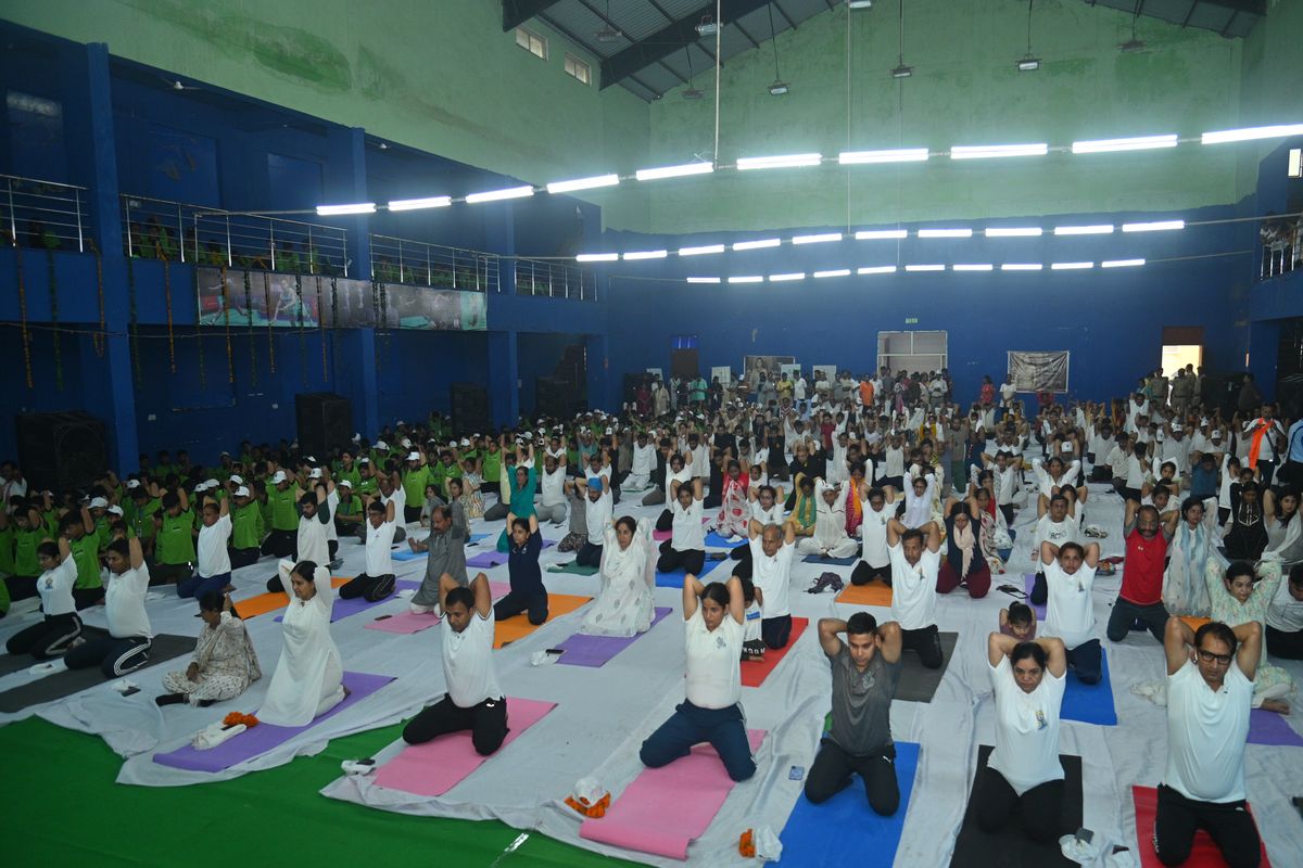 WorldYogaDay : ‘एक पृथ्वी, एक स्वास्थ्य’ थीम पर कोटा में मनाया गया 11वां
अंतरराष्ट्रीय योग दिवस, 3.3 लाख लोग हुए शामिल