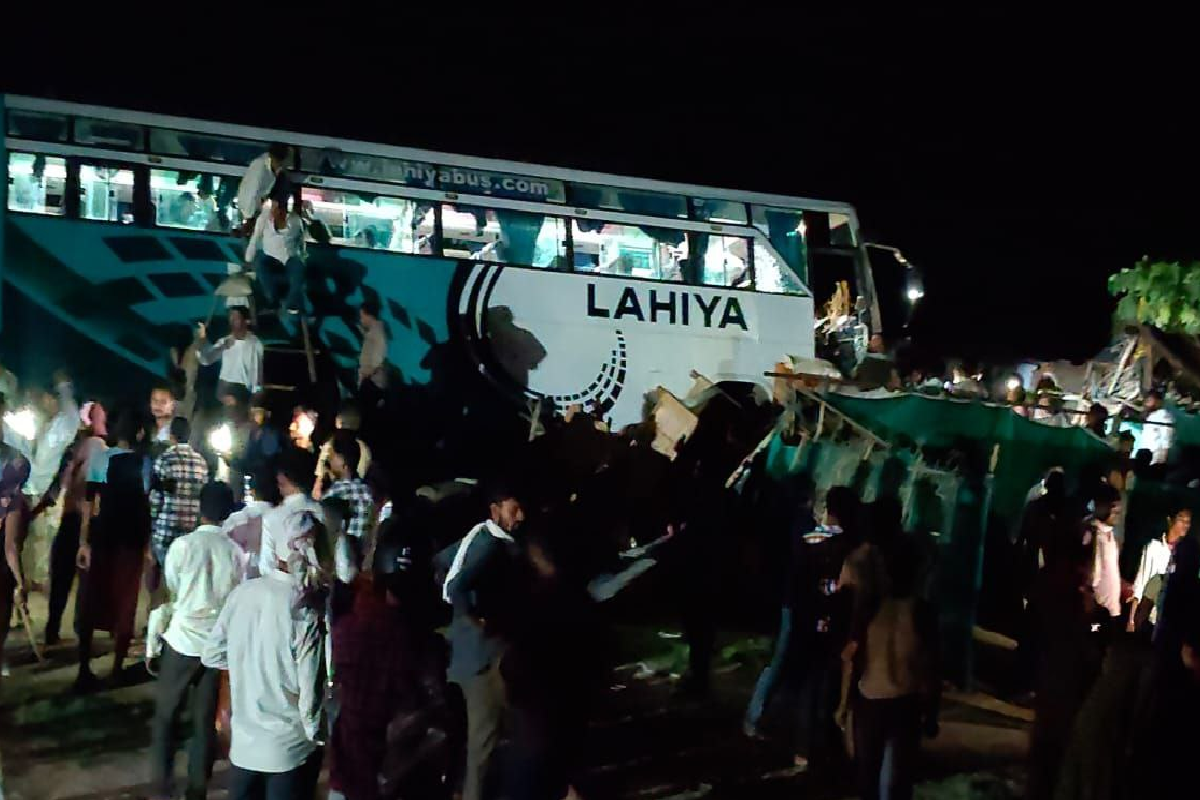 चैन की नींद सो रहा था परिवार, धड़धड़ाते हुए घर में घुस गई बस, 9 लोग घायल