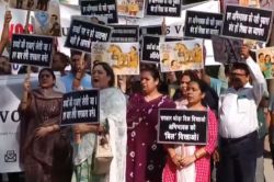 सरकार थोड़ा दिल दिखाओ, अब तो अपना बिल दिखाओ…दिल्ली में लोगों ने सड़क पर निकाला
मार्च - image