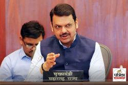 ठाकरे भाईयों के हिंदी विरोध से बैकफुट पर आई फडणवीस सरकार, त्रिभाषा फॉर्मूले के
दोनों जीआर रद्द - image