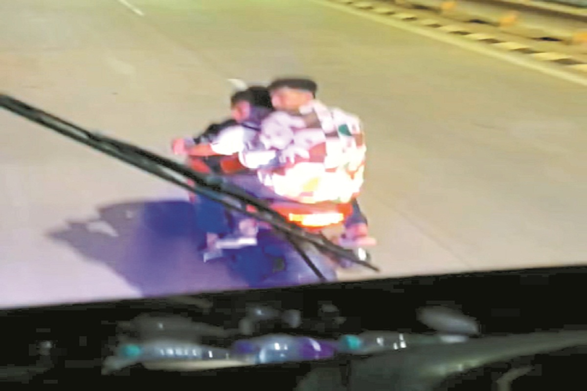 मनचलों का आतंक… एनएच में यात्री बस को रोकने का प्रयास, 10 दिन पहले फोड़ी थी कांच