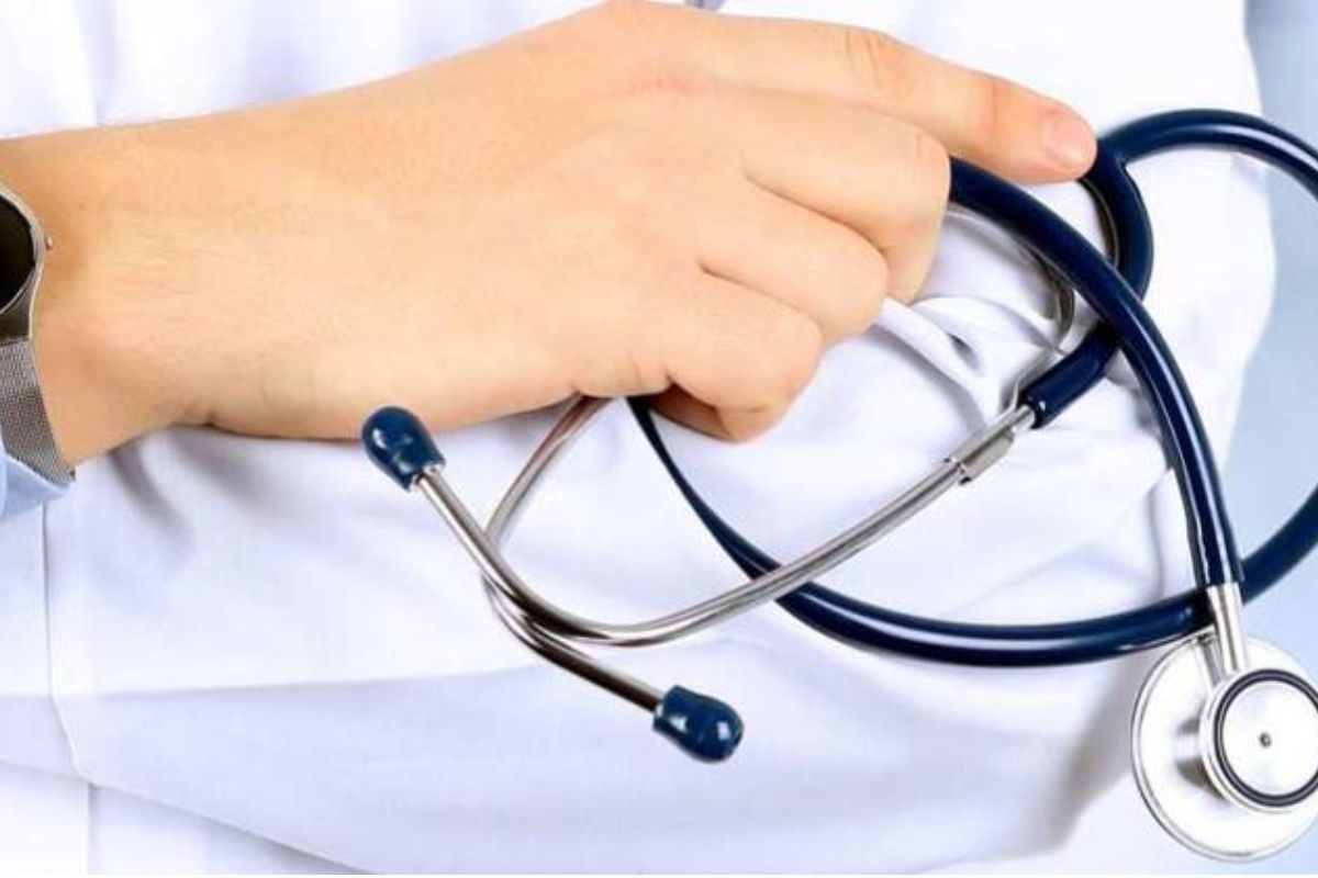 Rajasthan: बाड़मेर में निजी डॉक्टर ने नाबालिग लड़की से की अश्लील हरकत, चिल्लाने
पर दूर हटा, पिता ने कहा- सदमे में है बेटी