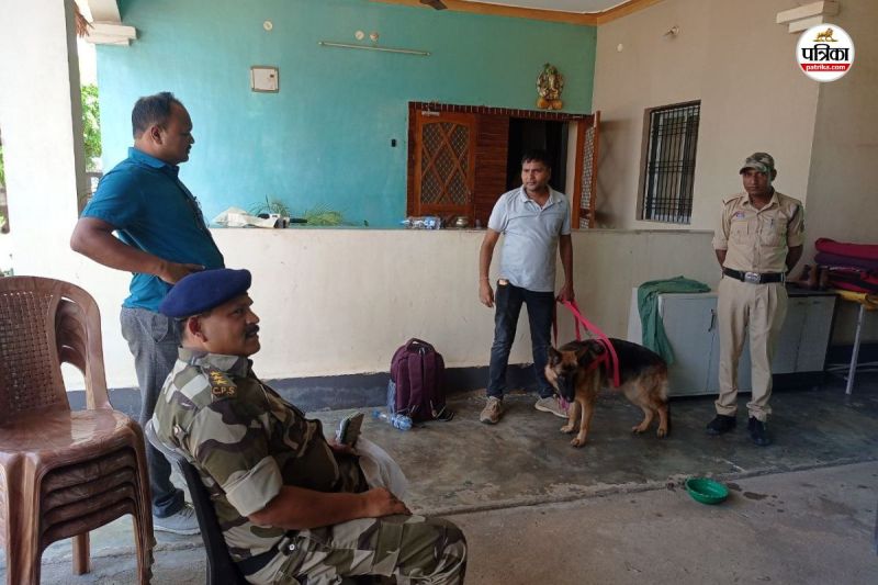 Theft in teacher's banglow