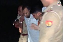 UP Crime : दरोगा की पिस्टल लेकर भागा आरोपी गोकश, घिरने पर चला दी पुलिस पर ही
गोली - image
