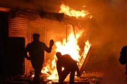 Rajasthan: ईद की खुशियां मिनटों में खाक: खाना बनाते समय घर में लगी आग, मची चीख
पुकार - image