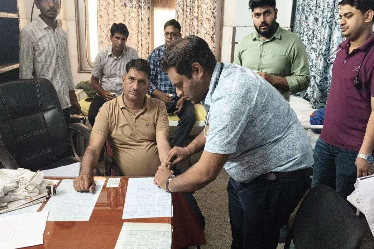 राजस्थान में RAS अधिकारी पर पिस्टल तानने वाले पूर्व विधायक कंवरलाल मीणा की जेल
में बिगड़ी तबियत