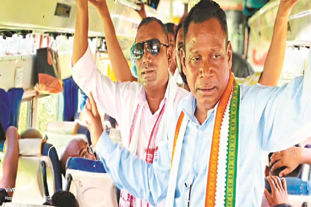 CG News: बे‘बस इंतजाम… हादसों की हकीकत जानने बस से निकले विधायक, पुलिस ने खतरा
बताकर रास्ते से लौटाया