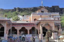 राजस्थान के घुश्मेश्वर महादेव मंदिर को अब लगेंगे विकास के पंख, 900 साल पुराने
मंदिर का इतिहास बड़ा ही अद्भुत, जानें - image