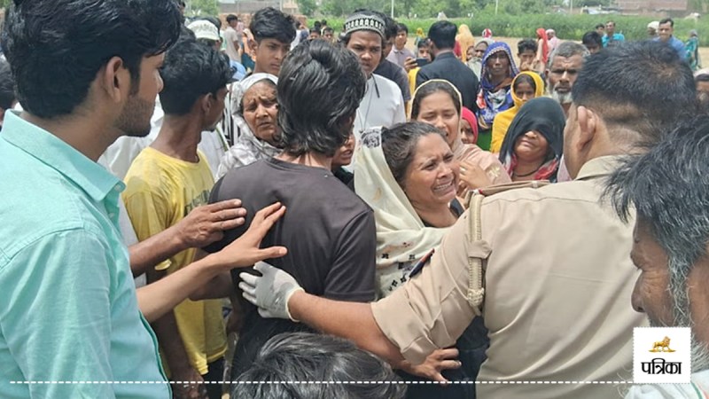 Girl stabbed to death with knives in Moradabad