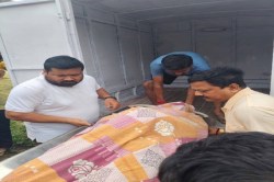बंगाल में घर की बालकनी से लटका मिला भाजपा नेता का शव, परिवार ने जताई राजनीतिक
हत्या की आशंका - image
