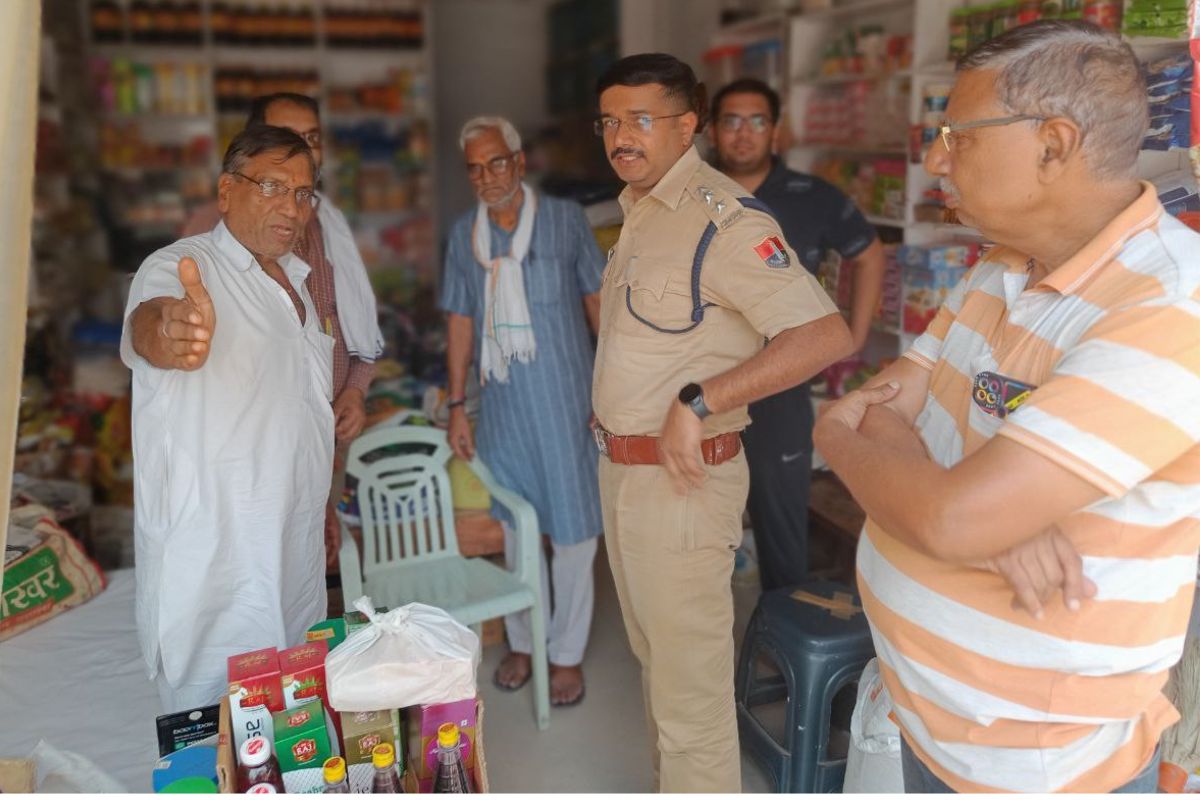 Rajasthan: किराना स्टोर से दिनदहाड़े 1.5 लाख की लूट, CCTV में भागते नजर आए बाइक
सवार लुटेरे