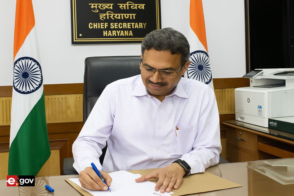 Haryana Chief Secretary: हरियाणा के मुख्य सचिव अनुराग रस्तोगी को सेवा विस्तार, जानें किसे लगा झटका?