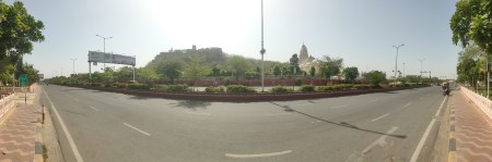 गर्मी के कारण खाली सड़कें। फोटो-पत्रिका।