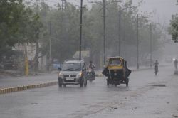 राजस्थान के 4 जिलों के लिए IMD का Red Alert, 3 घंटे के भीतर बारिश, ओलावृष्टि और
100kmph की रफ्तार से तूफान आने का संकेत - image