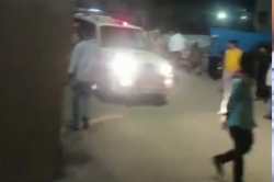 गोलियों की तड़तड़ाहट से गूंज उठा यूपी का यह गांव, पीड़ित के दरवाजे पर चढ़ कर
बदमाशों ने मारी गोली - image