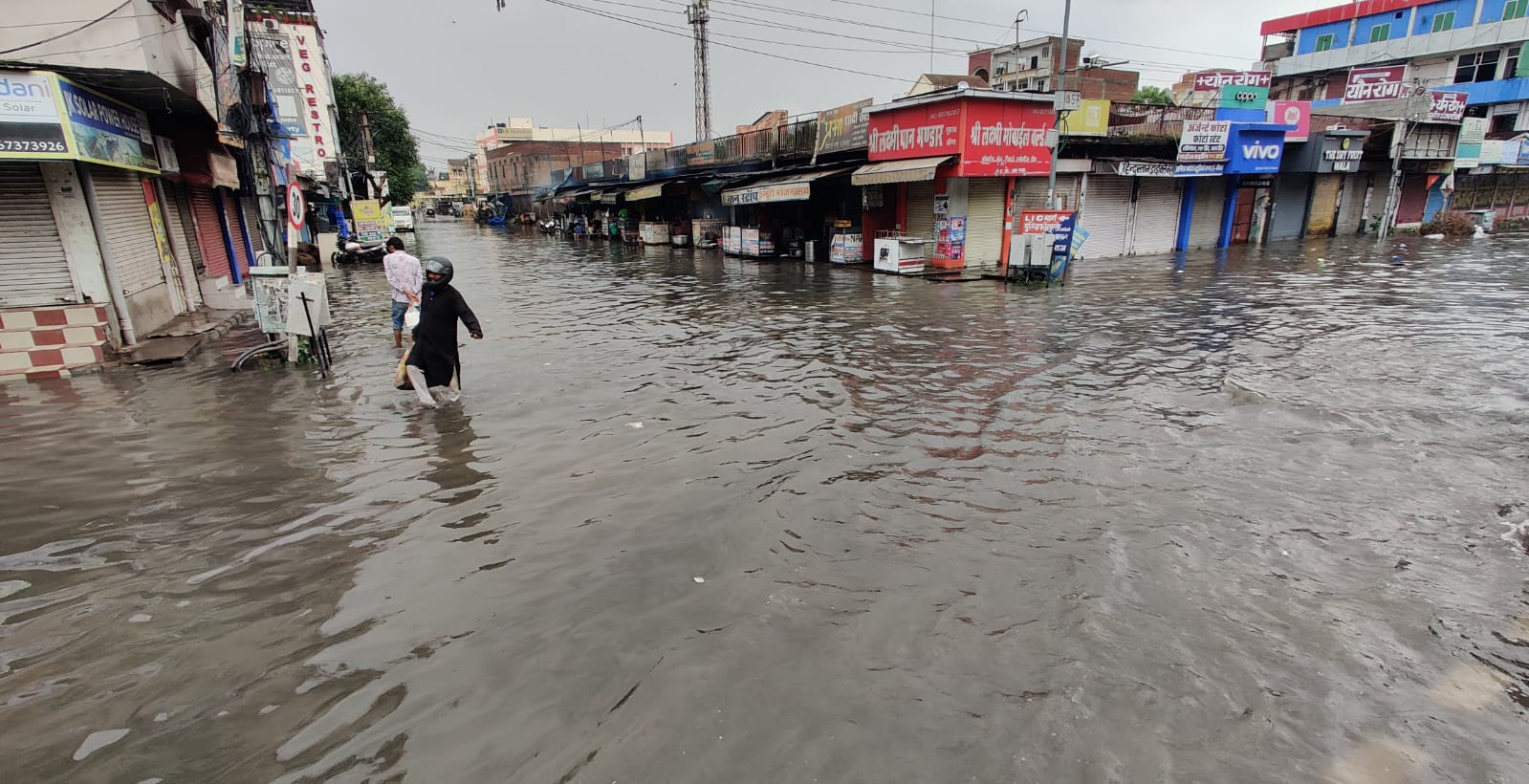 सीकर जिले में तेज बारिश, कई इलाके जलमग्न।