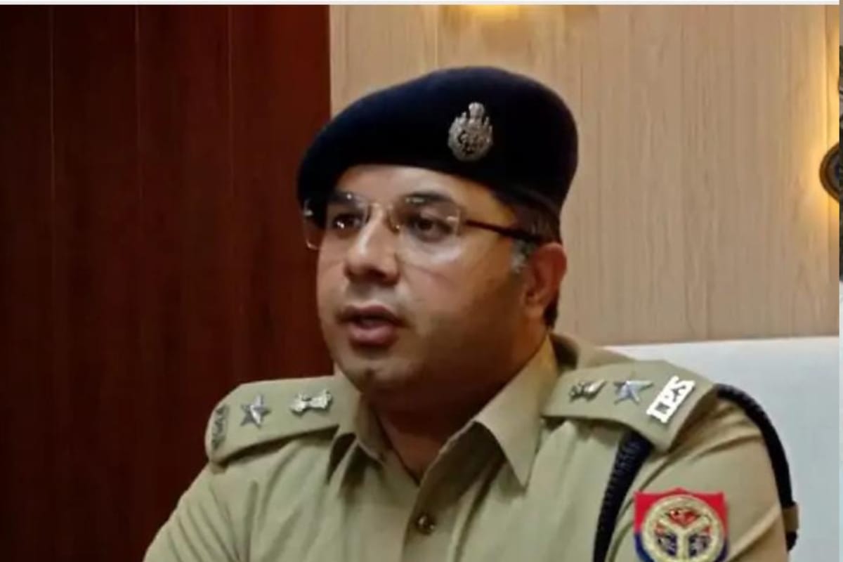 अयोध्या में पुलिस का बड़ा एक्शन, SSP ने तीन अपराधियों को दुराचारी घोषित
किया…ध्वस्त किया जाएगा नेटवर्क