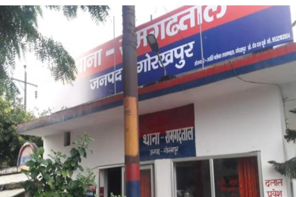 गोरखपुर में सैनिक की बेवा पत्नी से दबंग कर रहा है छेड़छाड़, विरोध पर हत्या की दे
रहा है धमकी