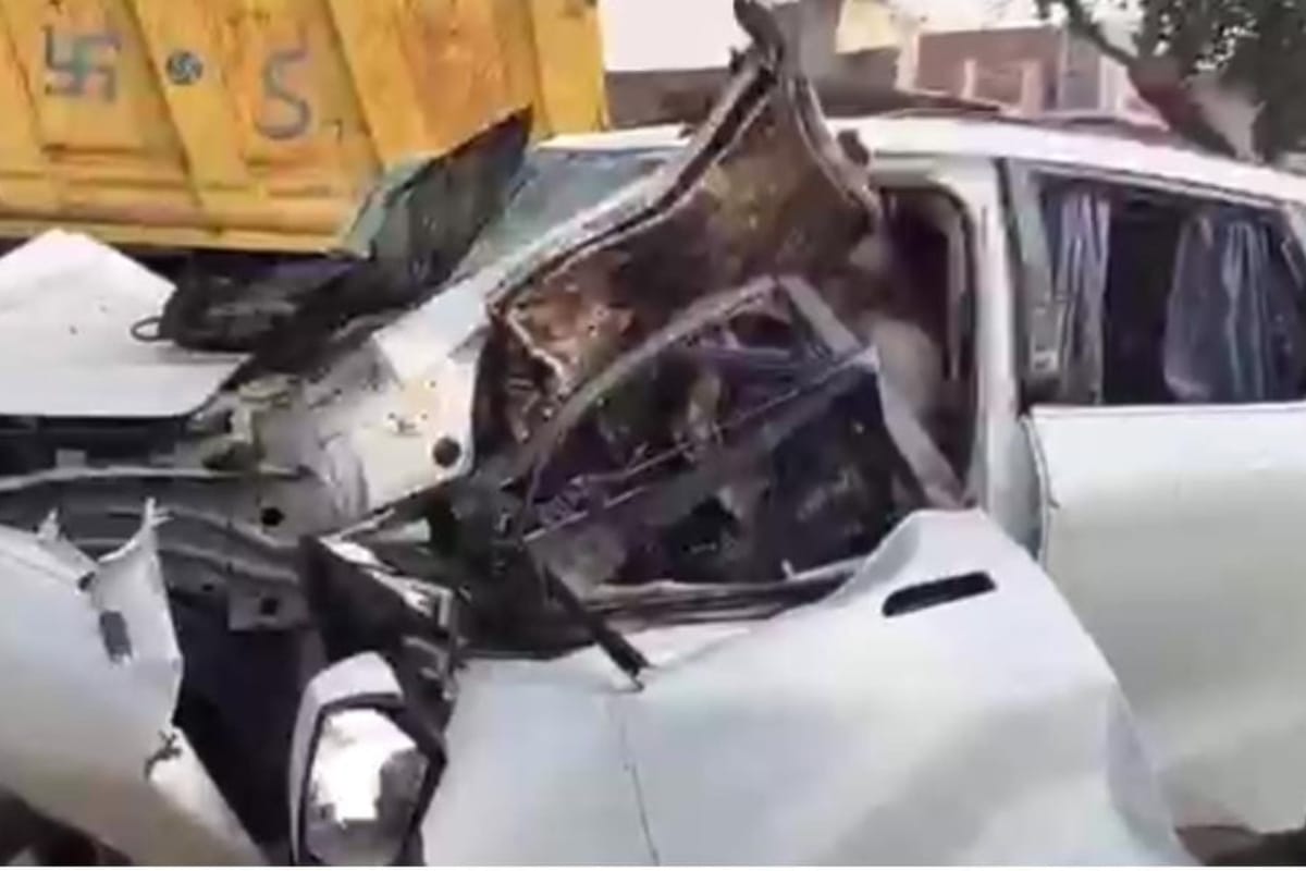झांसी में भीषण सड़क हादसा…सिद्धार्थनगर जिले के व्यापारी परिवार के तीन लोगों की
दर्दनाक मौत, बेकाबू XUV डिवाइडर से पलटी