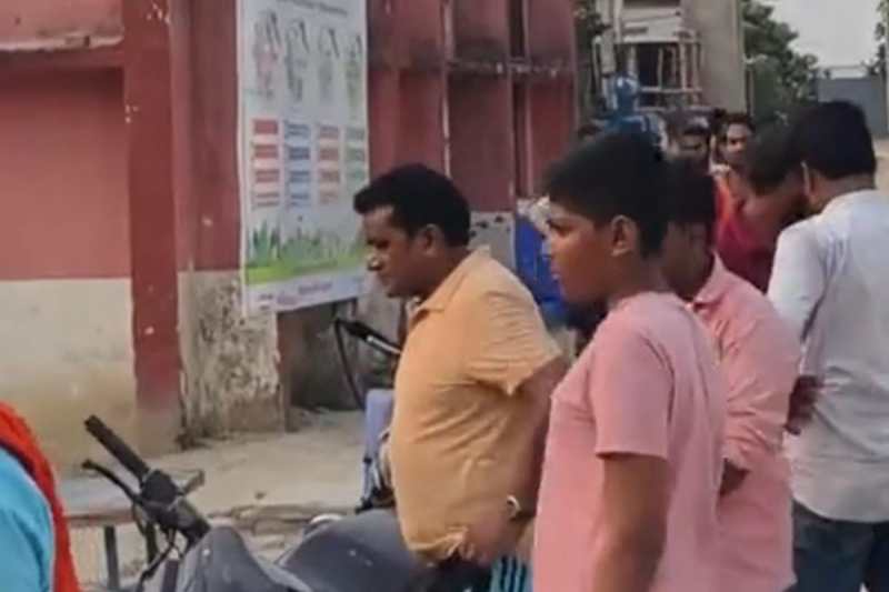 Up news, accident death, accident news, mahrajganj, bike accident