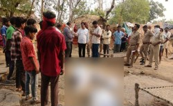 प्रयागराज: आकाशीय बिजली का कहर, पति पत्नी और दो मासूम बेटियों की एक झटके में मौत - image