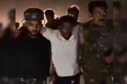 Bahraich: बहराइच पुलिस की श्रावस्ती के हिस्ट्रीशीटर से मुठभेड़, पैर में गोली
लगने से घायल, चीनी व्यापारी से लुटे थे 10 लाख - image
