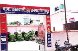 नाली के पानी का छींटा पड़ने पर युवक और युवतियों में मारपीट, चले ईंट-पत्थर - image