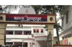 दुकान में चाभी छुटने पर बवाल, खुद को पुलिसकर्मी बताते हुए दबंगों ने दुकानदार को
पीटा - image