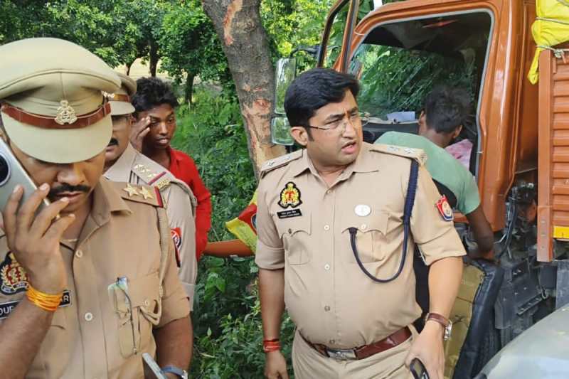 Up news, accident news, sant kabir Nagar