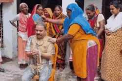 यूपी में BJP नेता गुड्डू खान के हाथ-पैर बांध कीचड़ से नहलाया…बेबस नेता सहता रहा
महिलाओं की कारगुज़ारी - image