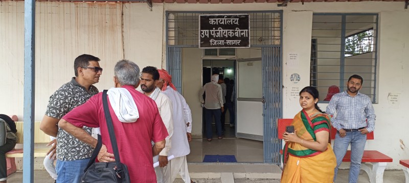 People are taking three to four days to get the registry done in Sampada 2.0