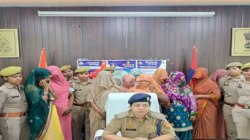 फर्रुखाबाद में राजस्थान की 11 महिलाओं का आतंक, ट्रेन से भागने की फिराक में थी,
सभी गिरफ्तार - image
