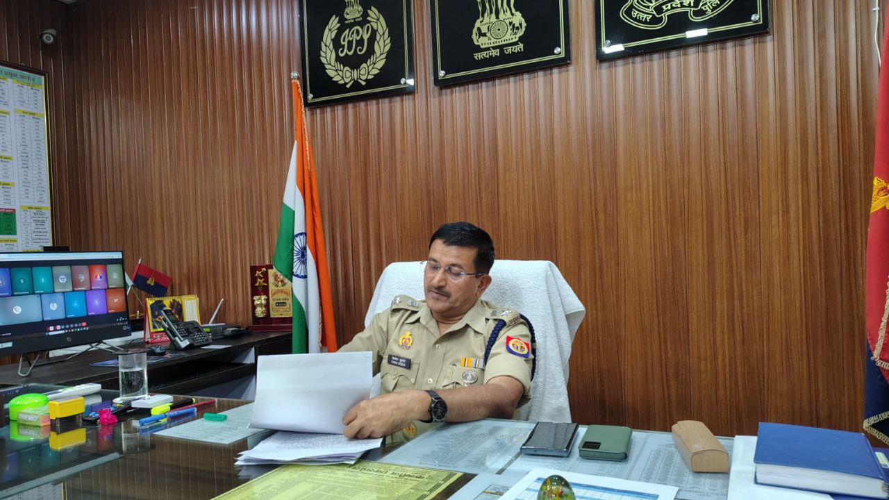 रेप पीड़िता का वीडियो वायरल करने पर नव हिंदू सभा में आक्रोश, डीएम-एसपी के पास
शिकायत पहुंची