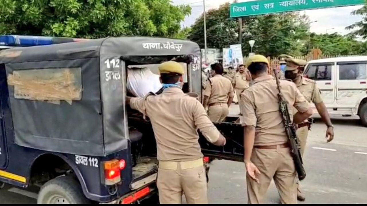 बिकरू कांड: विकास दुबे को दबिश की जानकारी देने के आरोप में बंद थानाध्यक्ष को
मिली जमानत