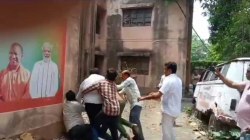 लोहिया अस्पताल परिसर में पकड़ी गई बिजली चोरी, कनेक्शन काटने पर हुआ जमकर हंगामा,
पुलिस का हस्तक्षेप - image