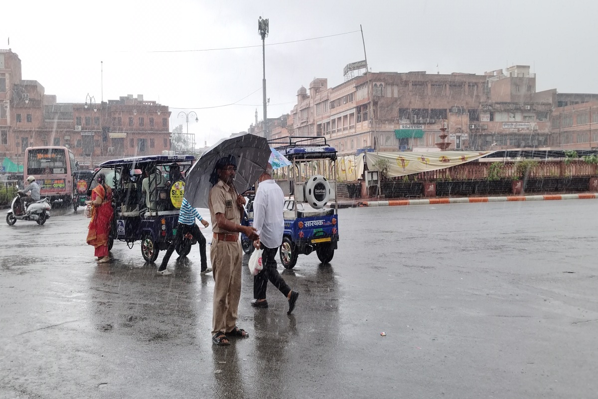 मानसून मेहरबान: सावन से पहले ही भीगा जयपुर, IMD ने जारी किया अलर्ट, देखें वीडियो