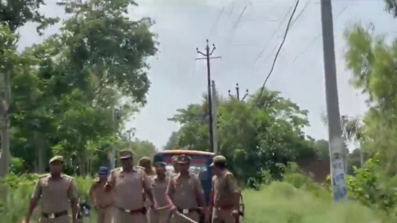 भागवत आचार्य की पिटाई का मामला अपडेट: जांच झांसी जोन को स्थानांतरित की गई