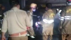 किराना गोदाम में आग, धमाके से दहशत, लोगों को सांस लेने में दिक्कत, 200 मीटर का
एरिया खाली कराया - image