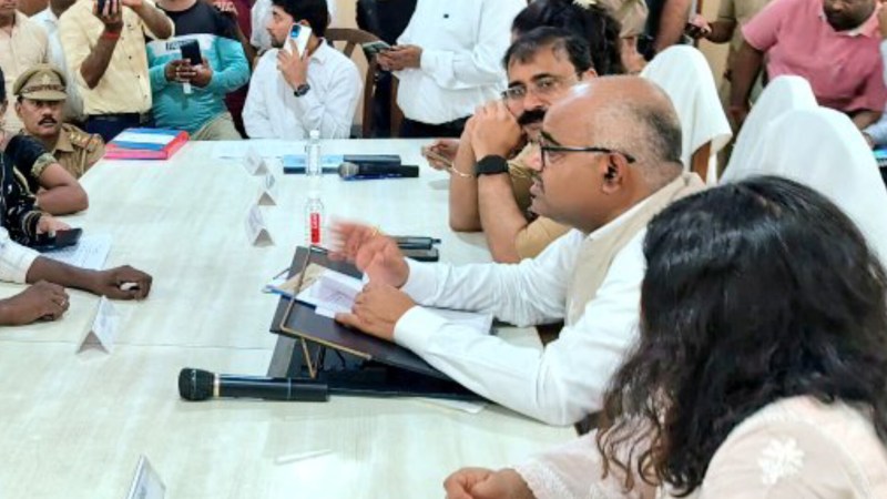 जिलाधिकारी जितेंद्र प्रताप सिंह की फाइल फोटो (फोटो सोर्स- डीएम X)