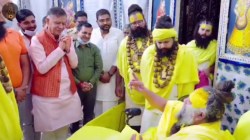 उत्तर प्रदेश विधानसभा अध्यक्ष सतीश महाना पहुंचे प्रेमानंद आचार्य की शरण में,
जानें क्या बात हुई? - image