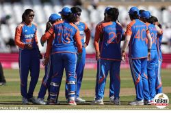 ENG-W vs IND-W: मंधाना के शतक और चरणी की फिरकी में फंसी इंग्लैंड, भारत की T-20
में बड़ी जीत - image