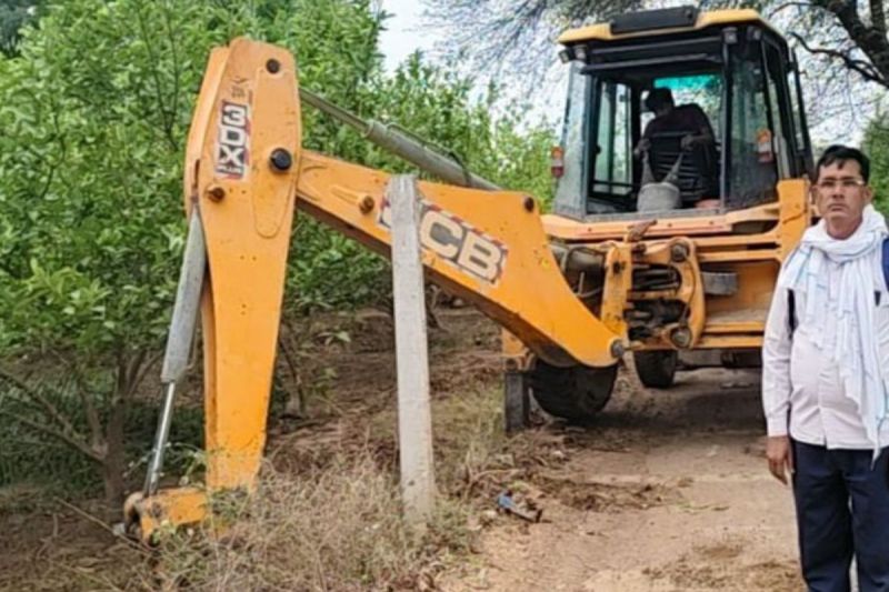 JCB-removing-encroachment
