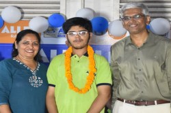 JEE Advanced 2025 Result: रायपुर के हर्शल ने PWBD कैटेगरी में हासिल किया 1 रैंक,
कहा- AI अभी इतना स्ट्रॉन्ग नहीं कि.. - image