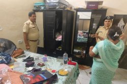 पुलिसकर्मी और आयुध निर्माणी कर्मचारी के घर चोरों की धावा, 25 लाख के जेवर चोरी - image