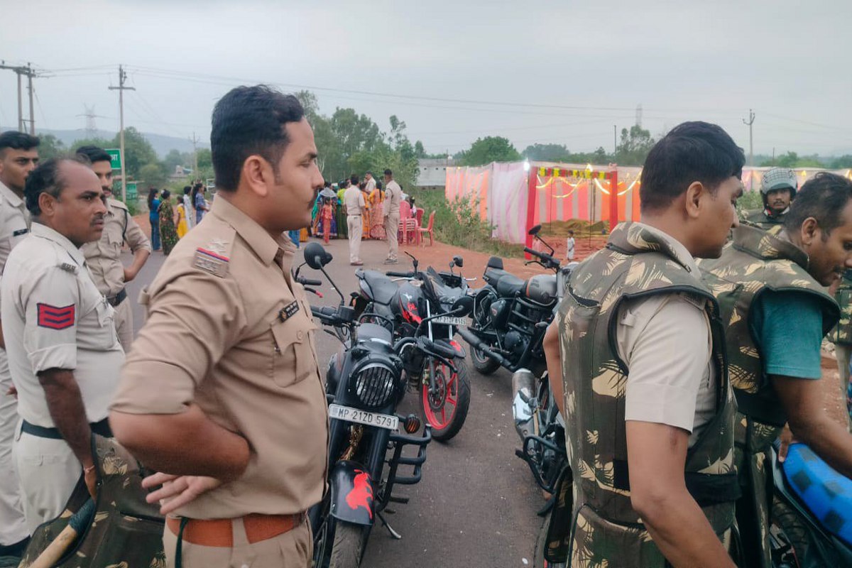 शॉर्ट एनकाउंटर में पकड़ा गया लुटेरा सहित 12 संदेही नहीं उगल रहे राज!