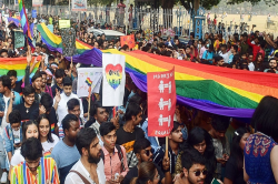 ‘समलैंगिक शादी नहीं कर सकते लेकिन परिवार बना सकते’, LGBTQ पर मद्रास हाईकोर्ट की
अहम टिप्पणी - image