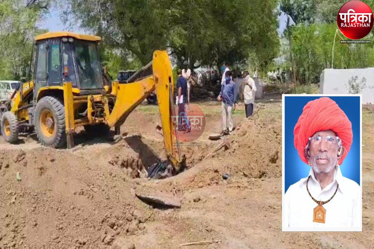 भतीजे का आरोप : करोड़ों की जमीन हथियाने के लिए की हत्या, शव को समाधि से निकाल
मेडिकल बोर्ड से करवाया पोस्टमार्टम